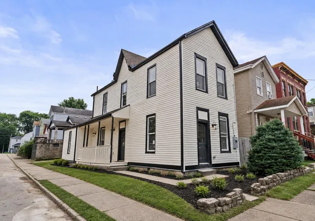Single family home for sale at 17 Butler St, Ludlow, KY 41016 | MLS# 646122