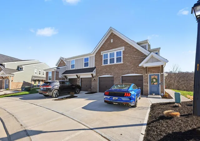 Listing Photo 2 - Condo for sale in building located at 2491 Bella Ridge, Covington, KY 41017 - Unit #403-104