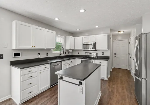Photo 4 of Single family home for sale at 1164 Donner Dr, Florence, KY 41042 | MLS# 646183 | Listing updated on 2026-09-10
