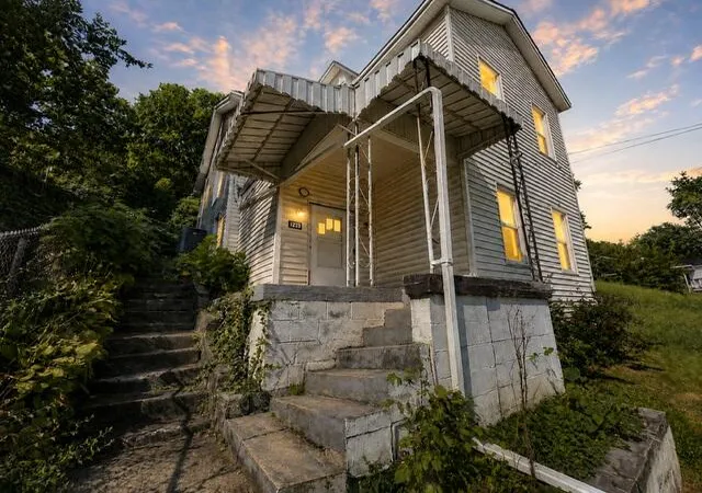 Single family home for sale at 444 W 2nd Street, Maysville, KY 41056 | MLS# 646211