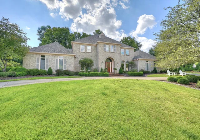 Photo 1 of Mansion for sale at 109 Brittany Ct, Lakeside Park, KY 41017 | MLS# 647786 | Listing updated on 2026-10-23