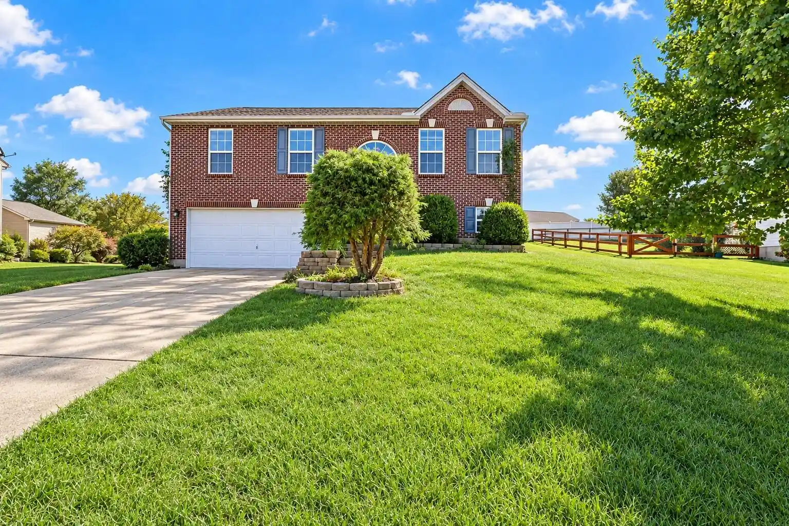 Photo 1 of Sale Pending at 277 Eagle Crk Dr, Dry Ridge, KY 41035 | MLS# 647066 | Listing updated on 2026-10-12