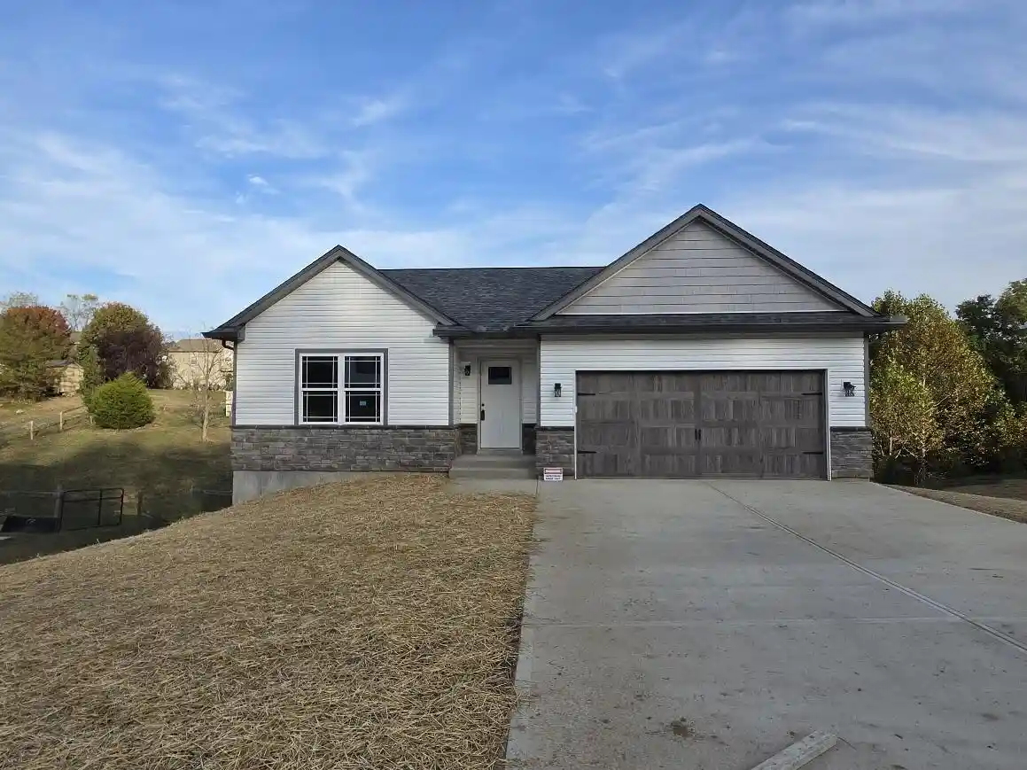 Photo 1 of Single family home for sale at 467 Eagle Crk Dr, Dry Ridge, KY 41035 | MLS# 646947 | Listing updated on 2026-10-10