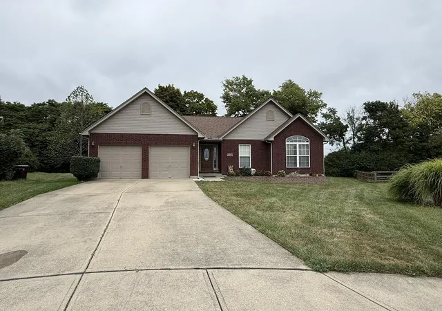 Photo 3 of Sale Pending at 1027 Buddleia Ct, Florence, KY 41042 | MLS# 647000 | Listing updated on 2026-09-29