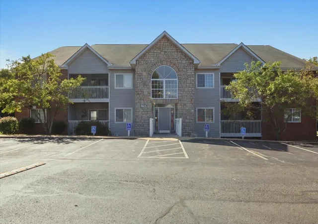 Condo for sale at 175 Cave Run Dr #10, Erlanger, KY 41018 | MLS# 647029