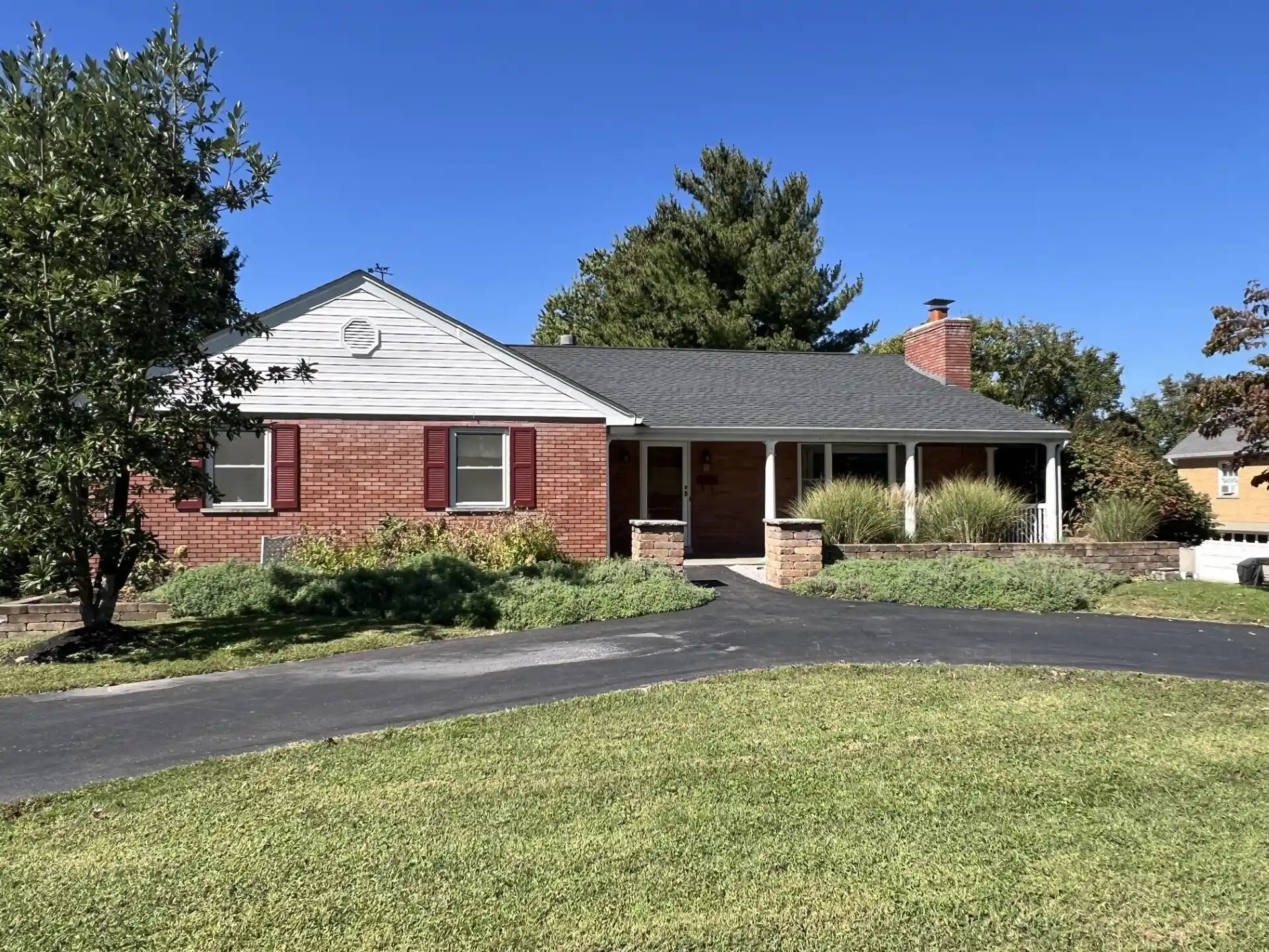 Photo 1 of Sale Pending at 15 Gregory Ln, Fort Thomas, KY 41075 | MLS# 647121 | Listing updated on 2026-10-02