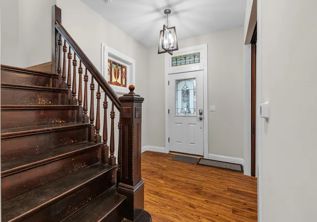 Photo 4 of Single family home for sale at 102 W Walnut St, Southgate, KY 41071 | MLS# 647025 | Listing updated on 2026-10-05