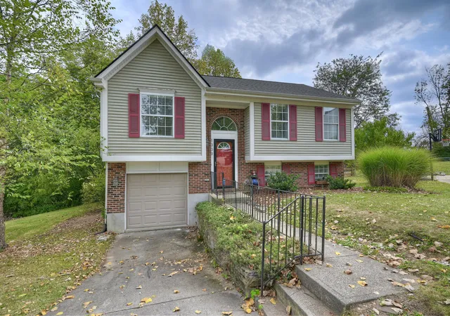 Photo 2 of Single family home for sale at 1309 Victory Ln, Independence, KY 41051 | MLS# 647027 | Listing updated on 2026-10-01