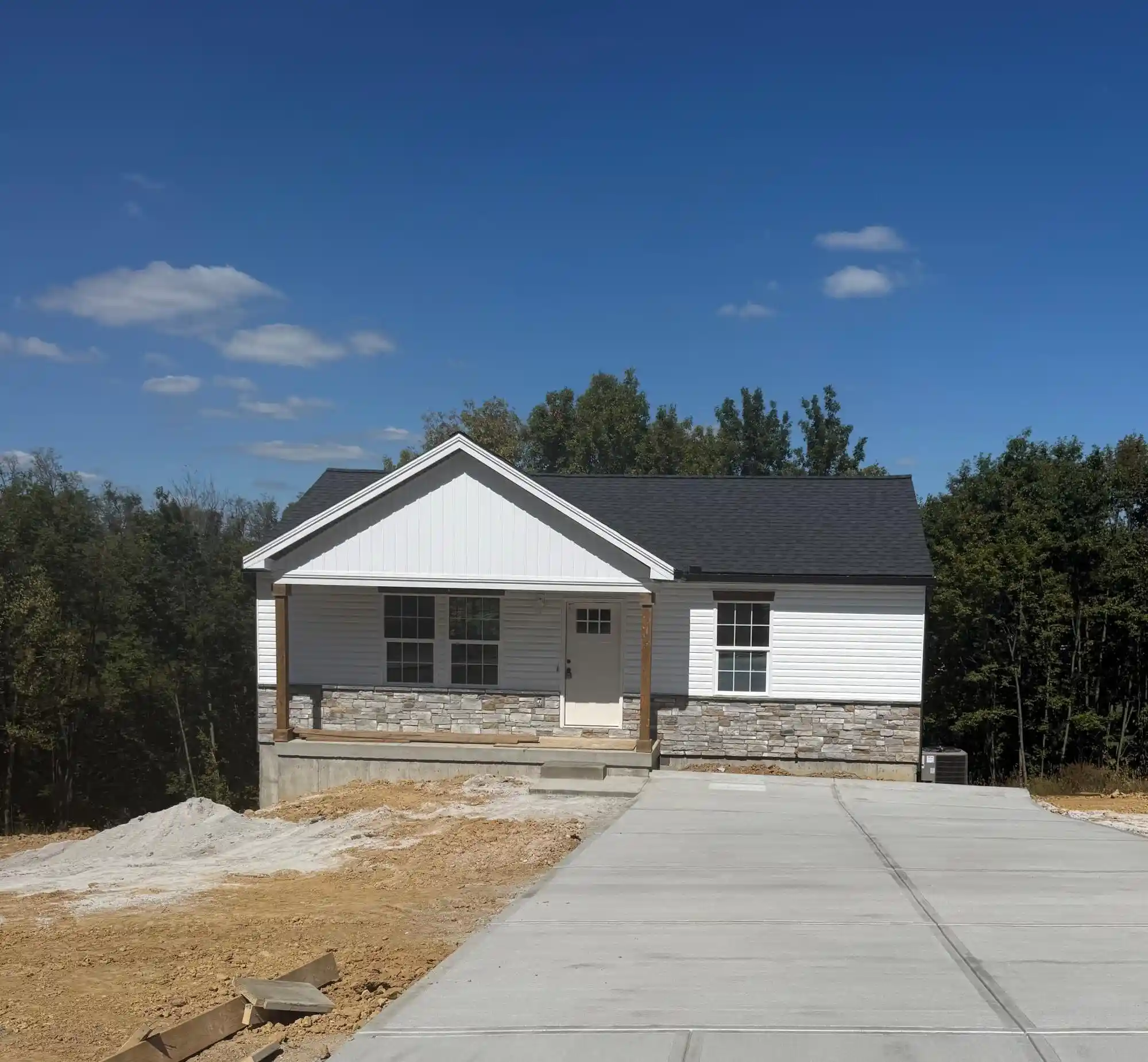 Photo 1 of Single family home for sale at 124 Meadow Ln, Dry Ridge, KY 41035 | MLS# 647086 | Listing updated on 2026-10-14