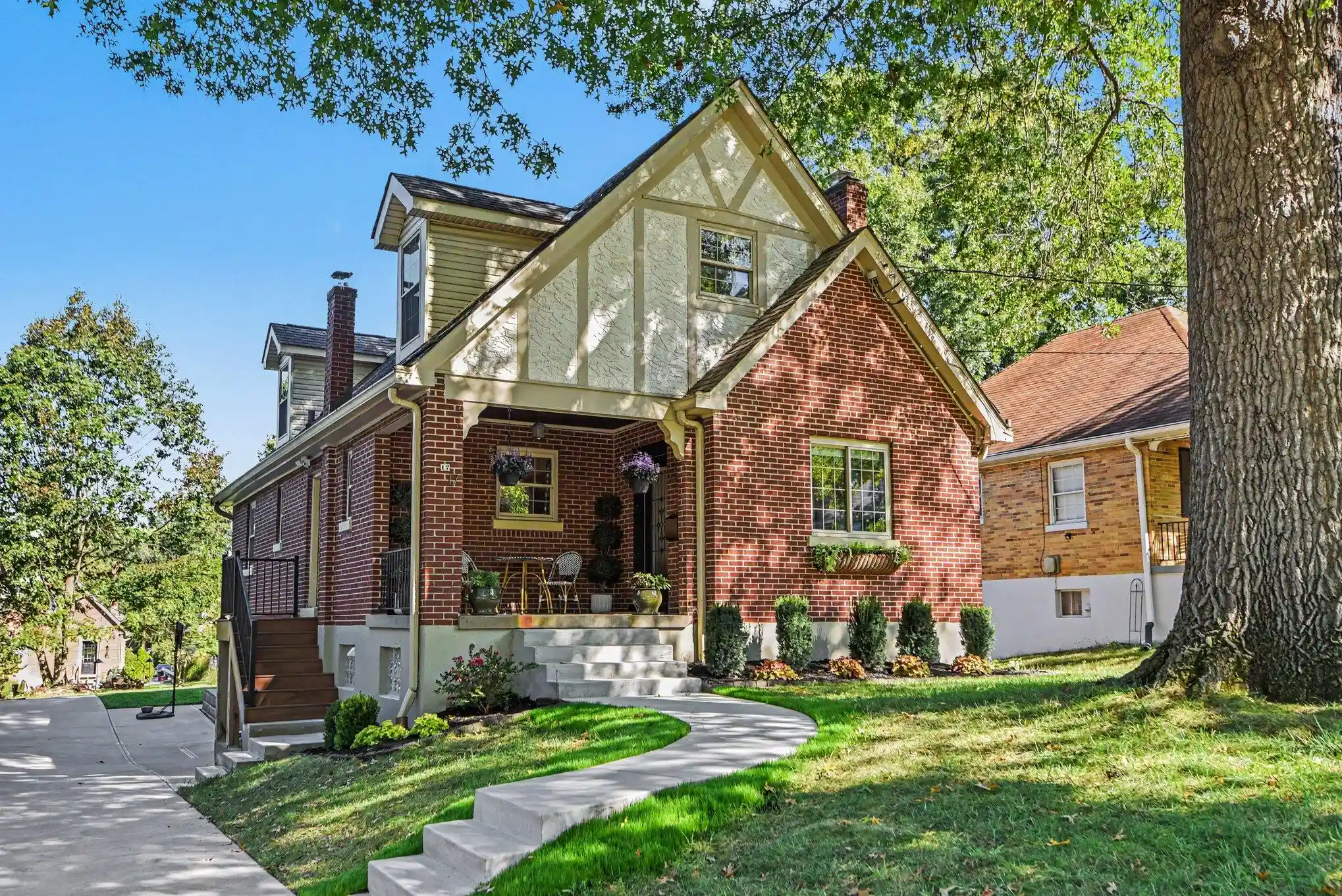Photo 1 of Sale Pending at 17 W Crittenden Ave, Covington, KY 41011 | MLS# 647104 | Listing updated on 2026-10-01