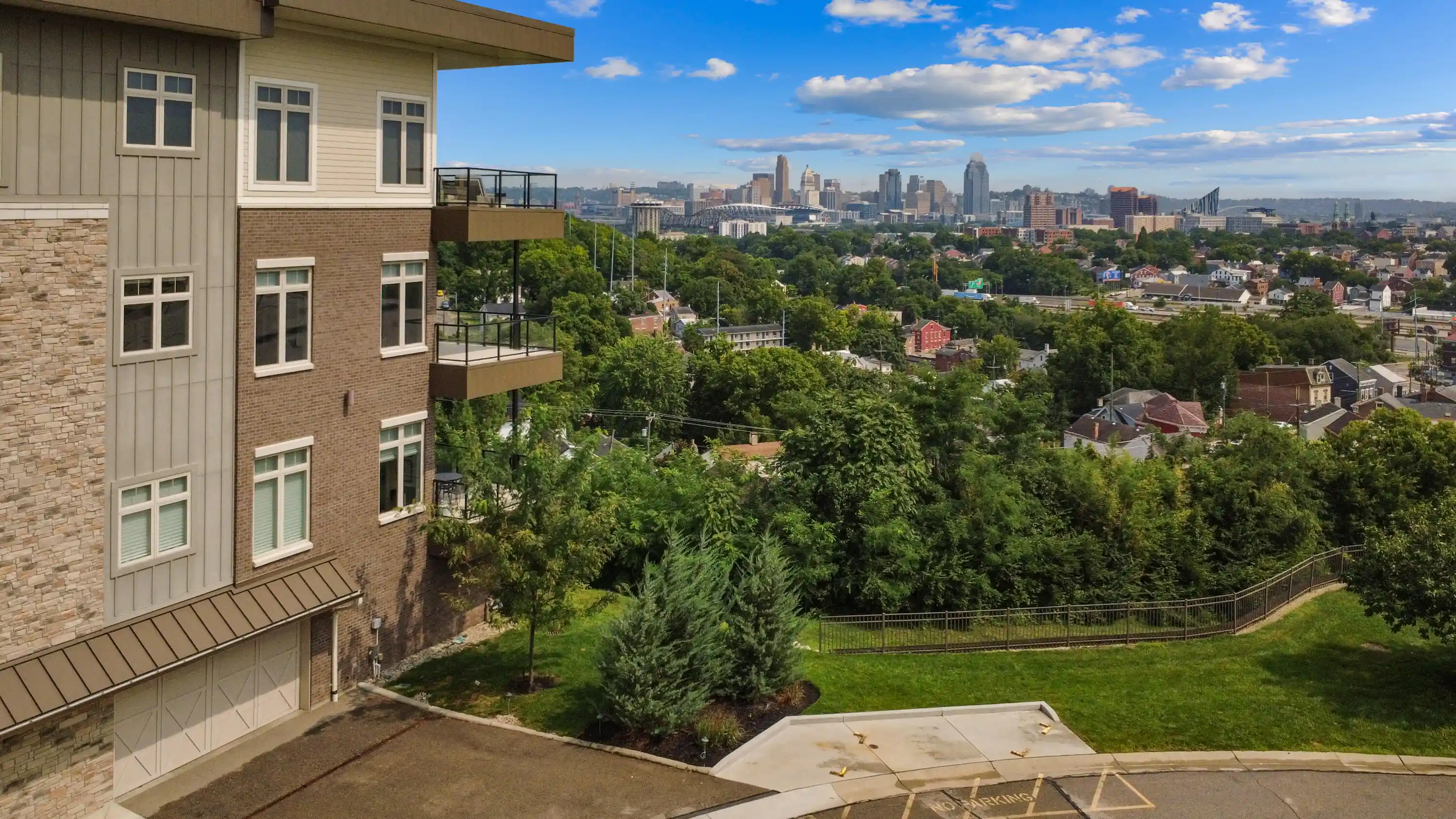 Listing Photo 1 - Condo for sale in 1130 Shavano Dr located at 1130 Shavano Dr, Covington, KY 41011 - Unit #32
