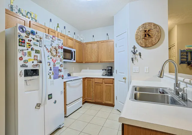 Listing Photo 5 - Condo for sale in building located at 145 Saddlebrook Ln, Florence, KY 41042 - Unit #608