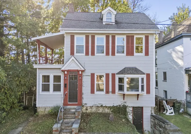 Photo 1 of Sale Pending at 3515 Carlisle Ave, Covington, KY 41015 | MLS# 647795 | Listing updated on 2026-10-26