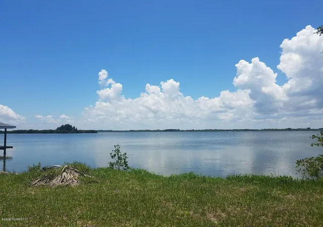 Photo 3 of Single family home for sale at 1095 Newfound Harbor Dr, Merritt Island, FL 32952 | MLS# 885572 | Listing updated on 2026-05-07