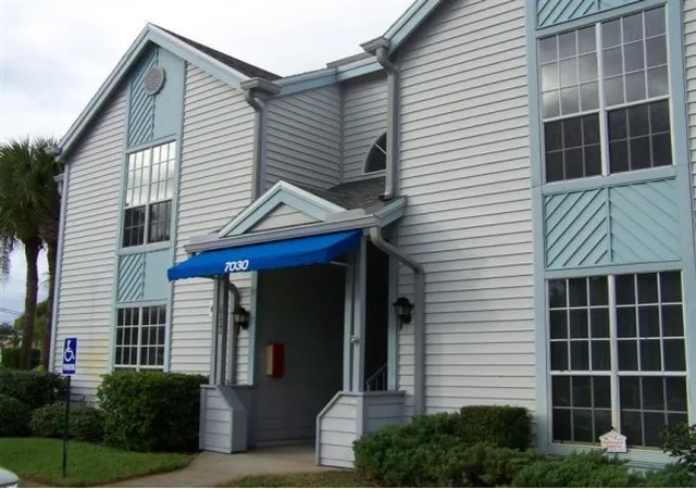 Condominium at 7030 N Hwy 1 #DD-201, Cocoa, FL 32927 | MLS# 584417 | | Sold on 2011-11-22