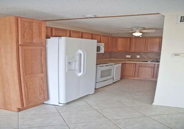 Photo 3 of Condominium at 425 Harrison Ave #82, Cape Canaveral, FL 32920 | MLS# 690058 |  | Sold on 2014-10-17