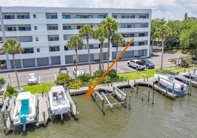 Condominium at 5011 Dixie Hwy Ne #211, Palm Bay, FL 32905 | MLS# 845074 | | Sold on 2019-11-22