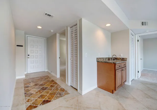 Photo 4 of Condominium at 5011 Dixie Hwy Ne #211, Palm Bay, FL 32905 | MLS# 845074 | | Sold on 2019-11-22