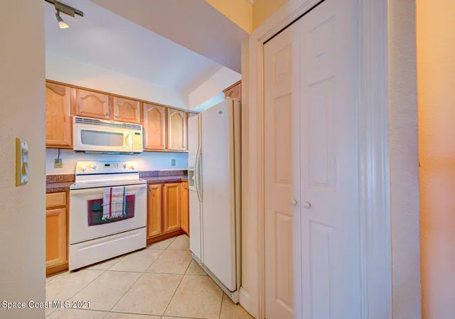 Photo 3 of Condominium at 2150 N Hwy A1A #411, Indialantic, FL 32903 | MLS# 916628 | | Sold on 2021-11-23