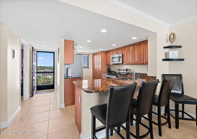 Photo 3 of Condominium at 55 N 4Th St #607, Cocoa Beach, FL 32931 | MLS# 949226 |  | Sold on 2022-12-06