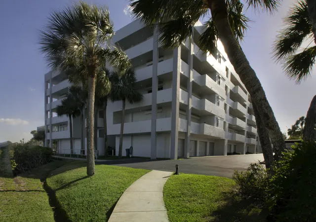 Condominium at 5011 Dixie Hwy Ne #401, Palm Bay, FL 32905 | MLS# 782787 | | Sold on 2017-06-28
