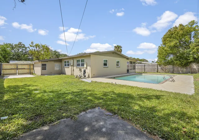 Photo 4 of Sale Pending at 2472 Victor Rd, Cocoa, FL 32926 | MLS# 1008795 | Listing updated on 2026-05-07