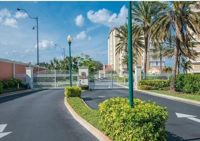 Photo 4 of Condominium at 4975 Dixie Hwy Ne #605, Palm Bay, FL 32905 | MLS# 1010151 | | Sold on 2025-07-02
