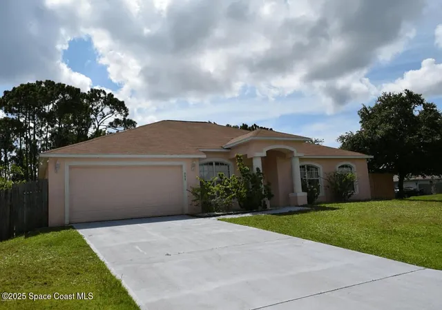 Photo 1 of Single family home for sale at 999 Carver Rd Se, Palm Bay, FL 32909 | MLS# 1033326 | Listing updated on 2026-08-17