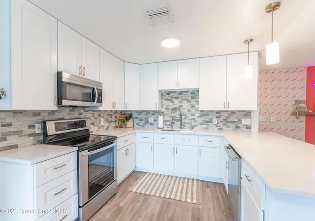 Photo 4 of Sale Pending at 530 Prelude St Nw, Palm Bay, FL 32907 | MLS# 1034863 | Listing updated on 2026-05-07