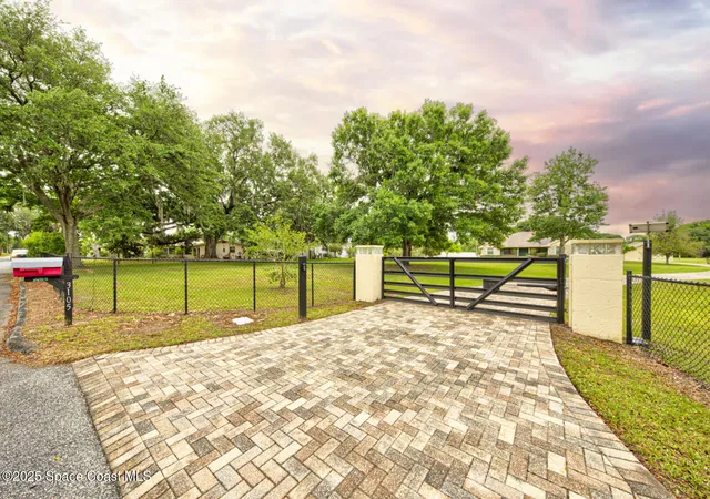 4th image of 3105 Diamond Rd, Titusville, FL 32796 | MLS# 1042972