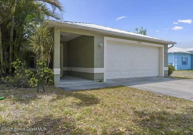 Photo 2 of Sale Pending at 7745 99th Ct, Vero Beach, FL 32967 | MLS# 1043852 | Listing updated on 2025-07-15
