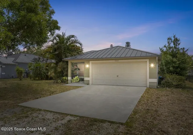 Photo 3 of Sale Pending at 7745 99Th Ct, Vero Beach, FL 32967 | MLS# 1043852 | Listing updated on 2025-07-15