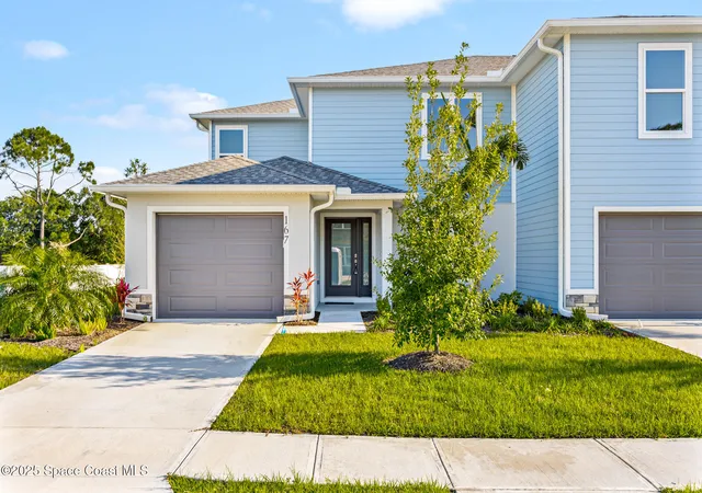 Photo 2 of House for sale at 198 Hidden Woods Pl, Melbourne, FL 32901 | MLS# 1044489 | Listing updated on 2026-10-26