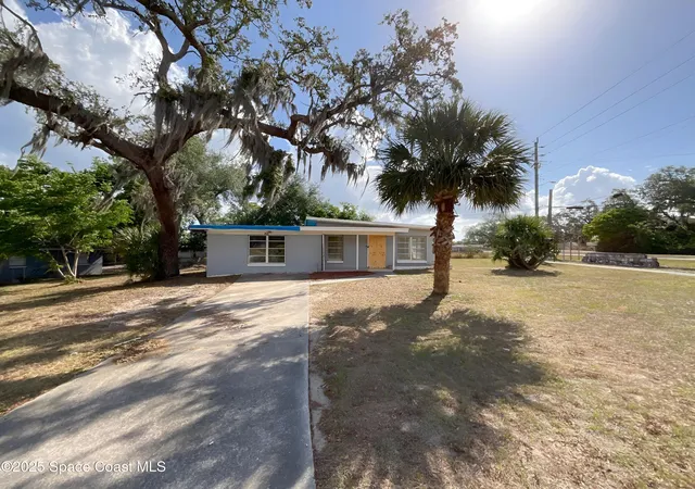 Single Family Residence at 1041 Rosella Ln, Titusville, FL 32780 | MLS# 1045075 | | Sold on 2026-01-08