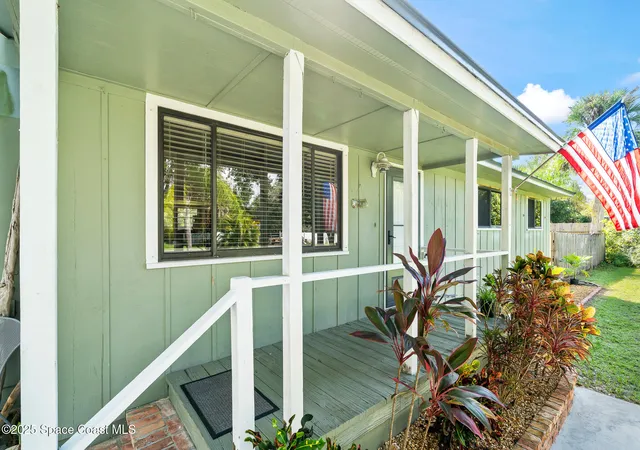 5th image of 9633 Honeysuckle Dr, Sebastian, FL 32976 | MLS# 1045309