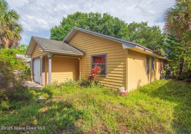 Photo 14 of Sale Pending at 3625 2nd Lane, Vero Beach, FL 32968 | MLS# 1047371 | Listing updated on 2025-07-15