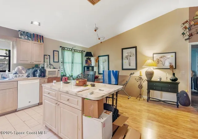 Photo 3 of Sale Pending at 3625 2nd Lane, Vero Beach, FL 32968 | MLS# 1047371 | Listing updated on 2025-07-15