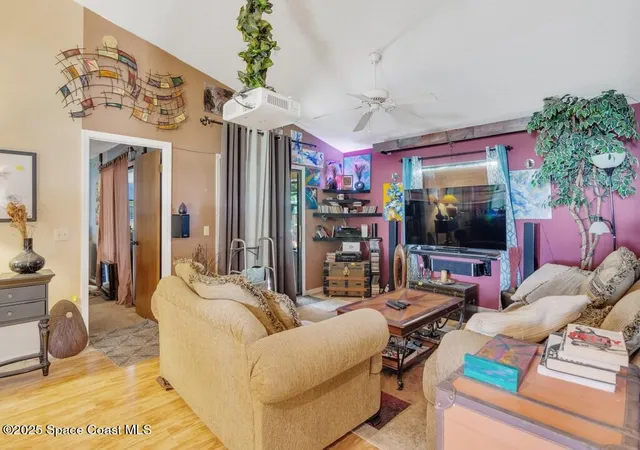 Photo 3 of Sale Pending at 3625 2nd Lane, Vero Beach, FL 32968 | MLS# 1047371 | Listing updated on 2025-07-15
