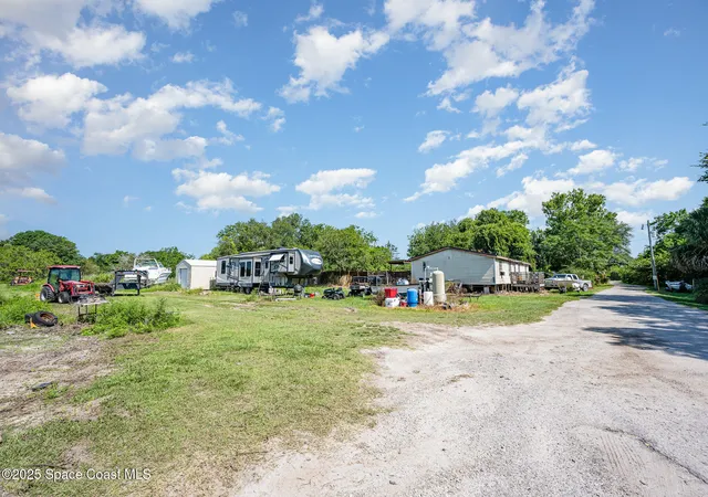 Homes for sale in Mims, FL | 2675 Brockett Rd, Mims, FL 32754 | MLS# 1047771