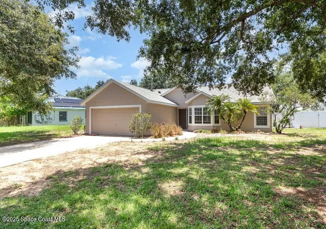 Photo 1 of Sale Pending at 13206 Biscayne Dr, Grand Island, FL 32735 | MLS# 1050432 | Listing updated on 2026-08-05