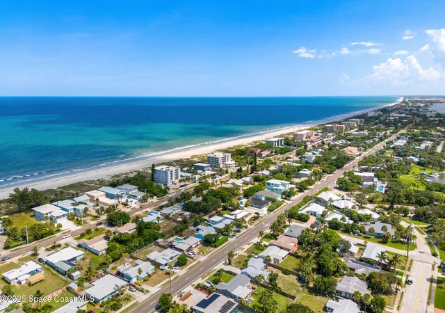Listing Photo 4 - Condo for sale in building located at 1155 S Atlantic Ave, Cocoa Beach, FL 32931 - Unit #203