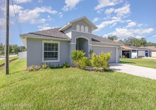 Photo 4 of Single family home for sale at 1534 Pine St, Orlando, FL 32824 | MLS# 1053613 | Listing updated on 2026-09-18