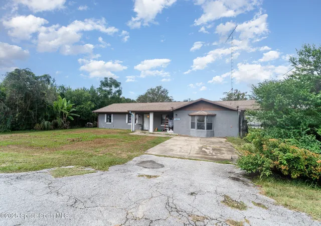 Photo 3 of Single family home for sale at 13678 Se 51st Avenue, Summerfield, FL 34491 | MLS# 1058093 | Listing updated on 2026-09-17