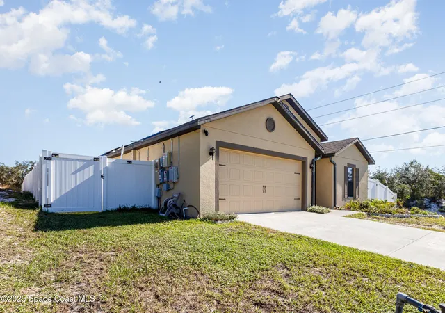 Photo 2 of Sale Pending at 104 Jasmine Cir, Kissimmee, FL 34759 | MLS# 1058159 | Listing updated on 2026-05-09