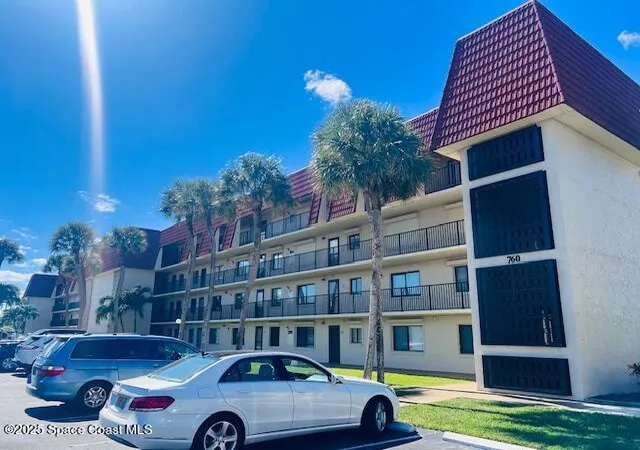 Listing Photo 4 - Condo for sale in building located at 760 S Brevard Ave, Cocoa Beach, FL 32931 - Unit #321