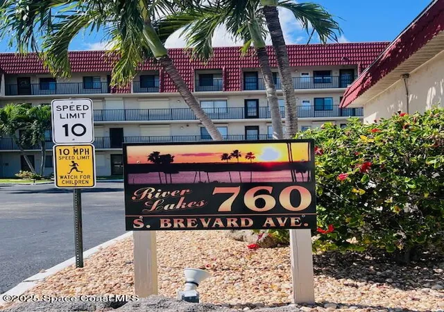 Listing Photo 5 - Condo for sale in building located at 760 S Brevard Ave, Cocoa Beach, FL 32931 - Unit #321
