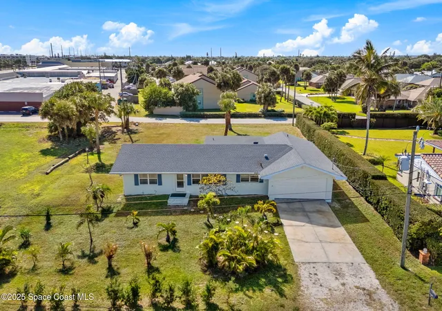 Photo 3 of Single family home for sale at 107 Franklyn Ave, Indialantic, FL 32903 | MLS# 1062648 | Listing updated on 2026-06-26