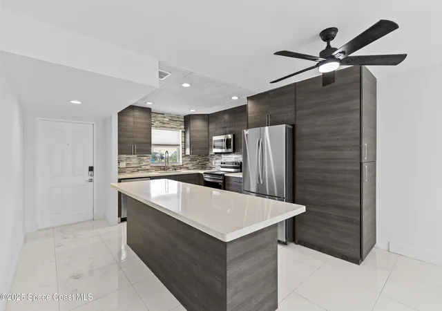 4th image of 809 W Oakland Park Blvd #K12, Wilton Manors, FL 33311 | MLS# 1061787