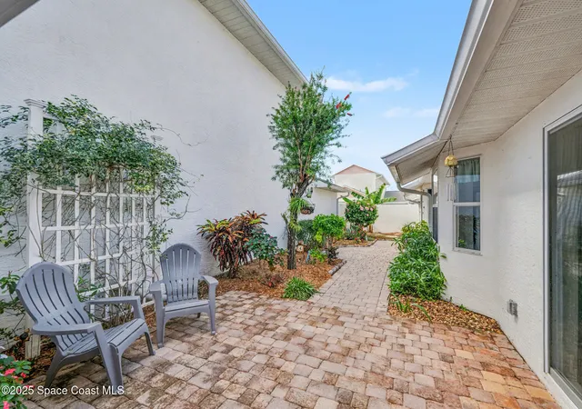 Photo 3 of Townhouse for sale at 904 Maplewood Ct, Melbourne, FL 32940 | MLS# 1064151 | Listing updated on 2026-09-04