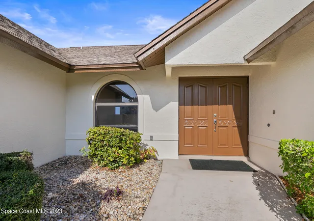 Photo 4 of Single family home for sale at 2100 Leeward Ln, Merritt Island, FL 32953 | MLS# 1065321 | Listing updated on 2026-05-08
